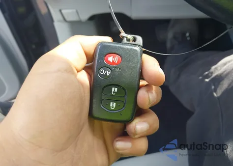 2014 Toyota Prius Four z USA, uszkodzony, nr VIN JTDKN3DU9E1773737